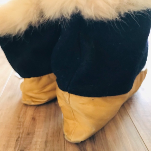 Indigenous Vintage Hand crafted bootie leather/felt/fur/beaded. Men 10.5 Lady 11 - Picture 11 of 14